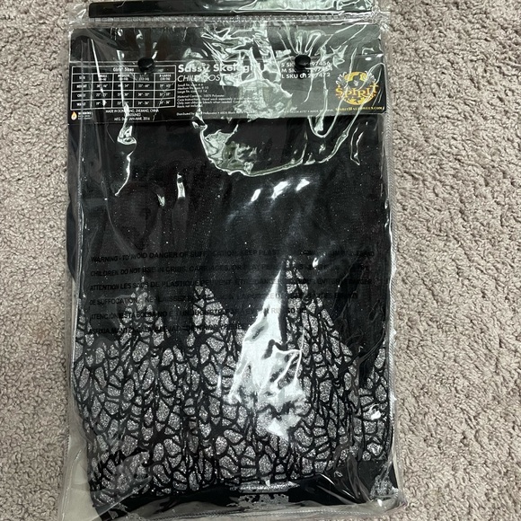 “Sassy Skelegirl” costume 💀✨ - Picture 6 of 8